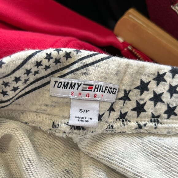 Tommy Hilfiger shorts - Picture 3 of 3